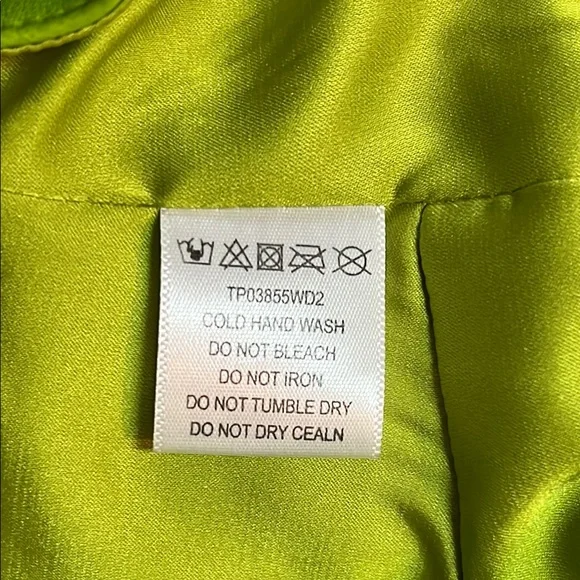 Meshki 2-Pc Sz Small Green Crop Top worn Em­ma Her­nan as in Sell­ing Sun­set - Picture 12 of 16